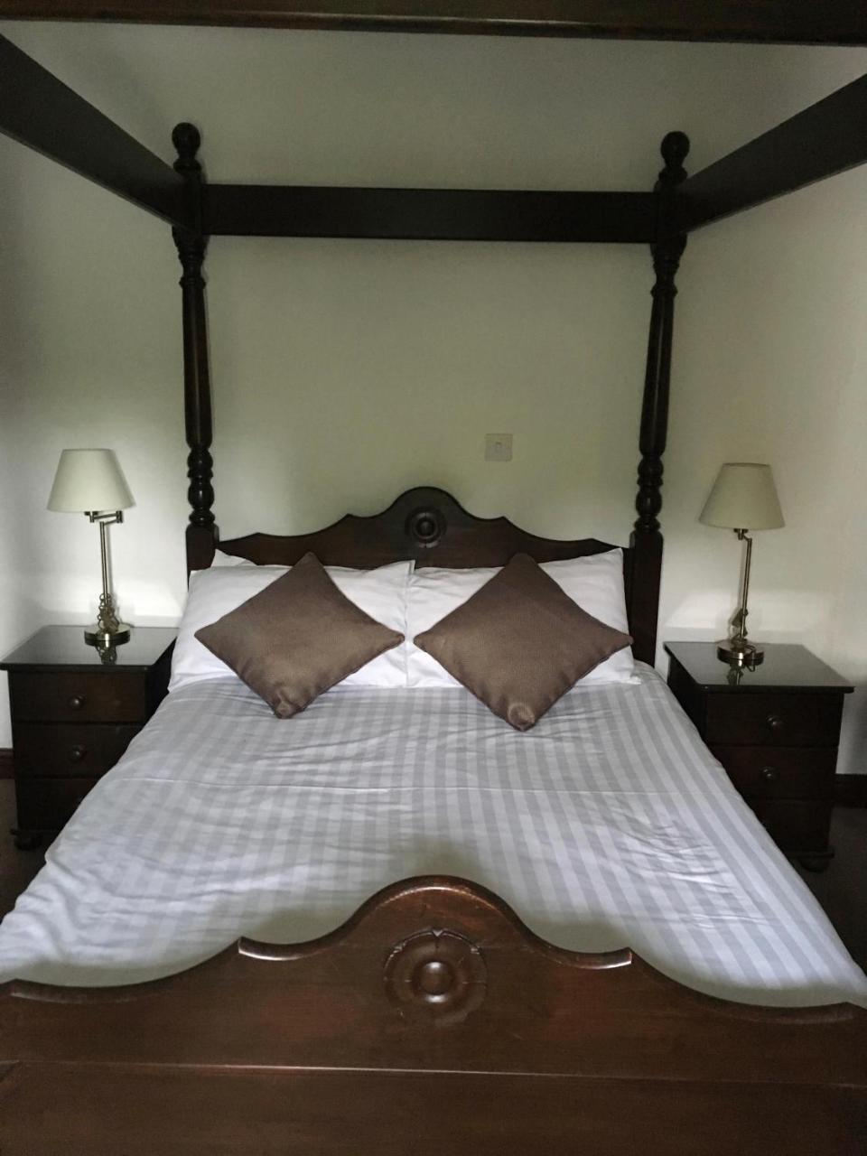 The Farmers Arms Hotel Eccleston  Eksteriør billede